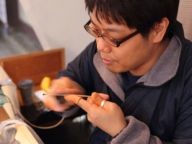 1本2980円の「オーダーメイド耳かき」 70年以上つづく巣鴨の露店で作ってみた