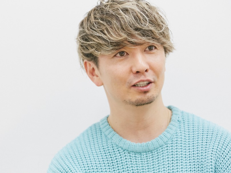 取材に応じる「歩くパワースポット」湘南乃風のSHOCK EYE