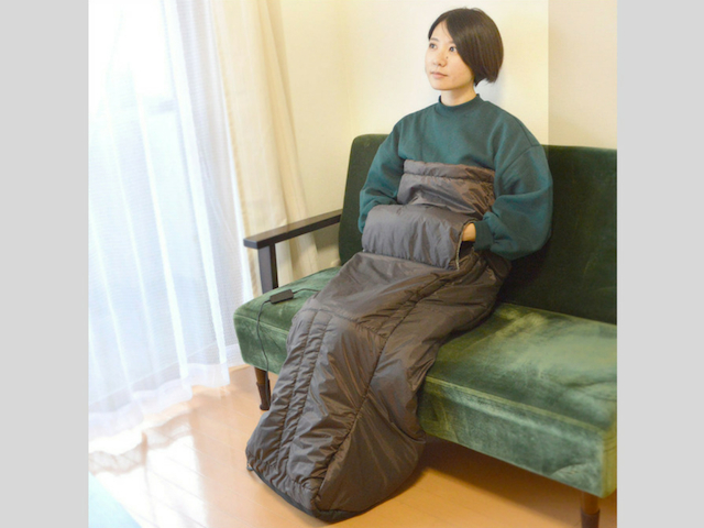 コタツを着ながら歩く!? 斬新な「おひとりさま向けコタツ」が発売