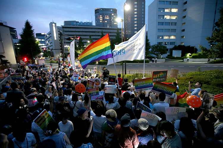 サンドラ・ヘフェリンLGBT_02