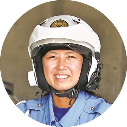神奈川県警察本部交通部 交通事故防止対策隊(通称 ホワイトエンジェルス)の白バイ隊員、畑田奈美さんの画像