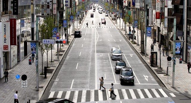 首次要求“自我约束 勿要外出”东京一片寂静