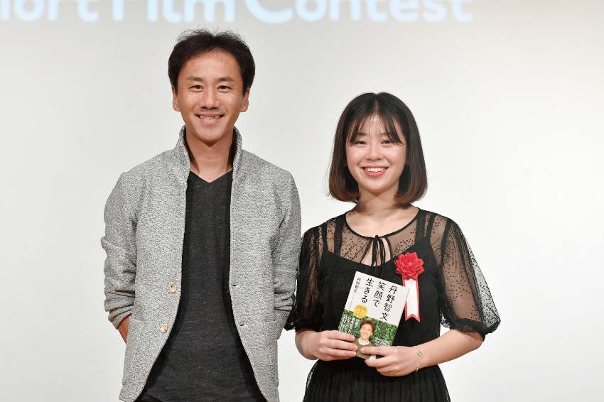 川端真央監督と丹野智文さん