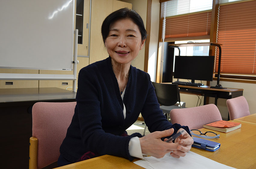避難所生活を少しでもうまく乗り切るためのポイントについて話す永田久美子さん