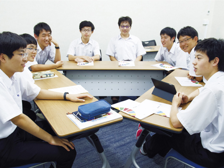 中学生・高校生が垣根なく意見を交わすSDGsゼミ