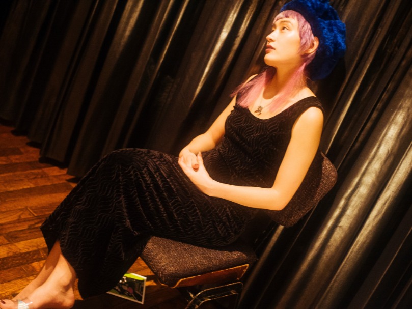 181009コムアイ809x607_02