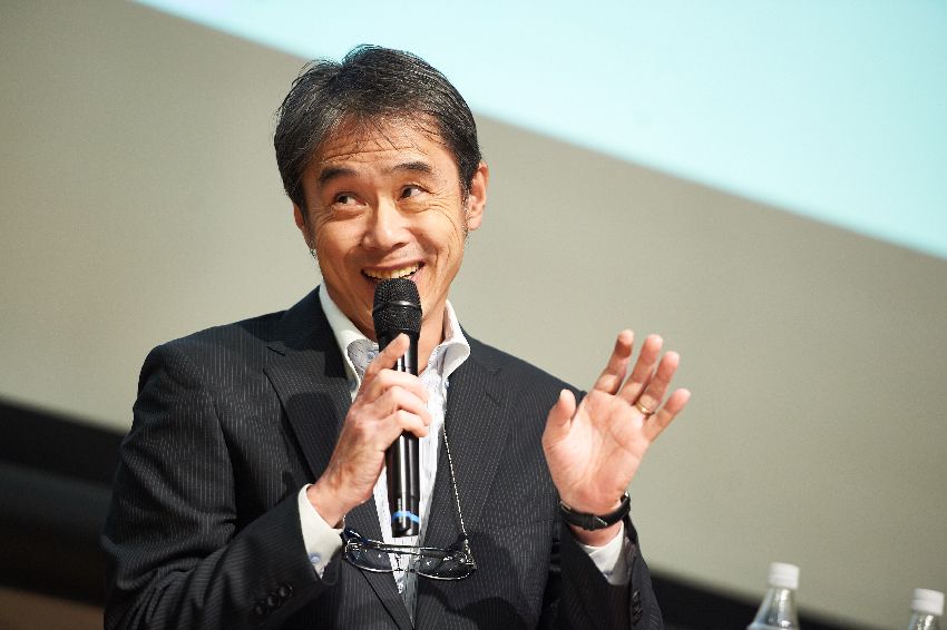 イベントで話す辻井博さん