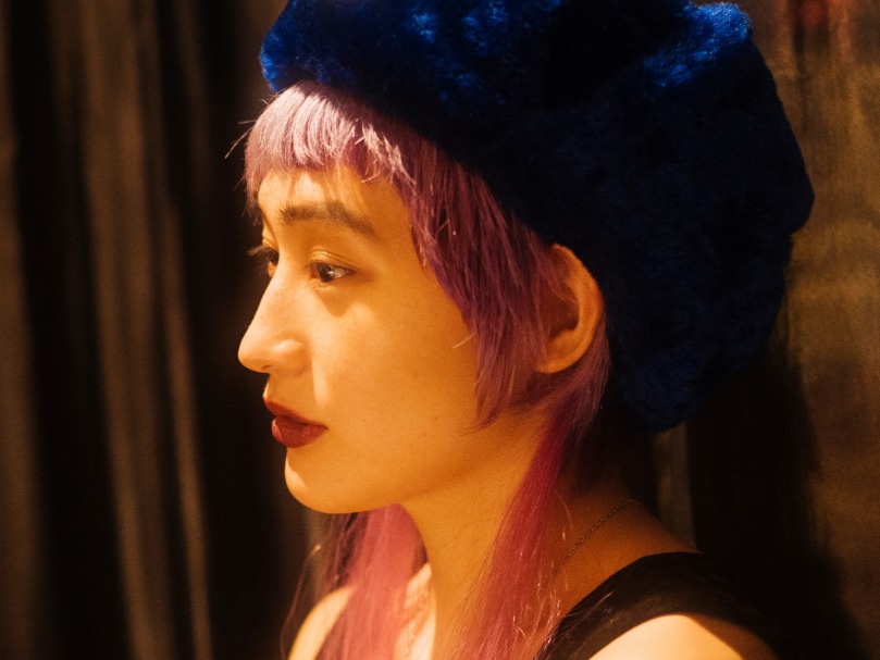 181009コムアイ809x607_03