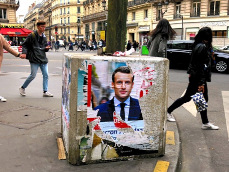 フランス大統領選第1回投票直前のパリ・オペラ街で
photo:Kunisue Norito