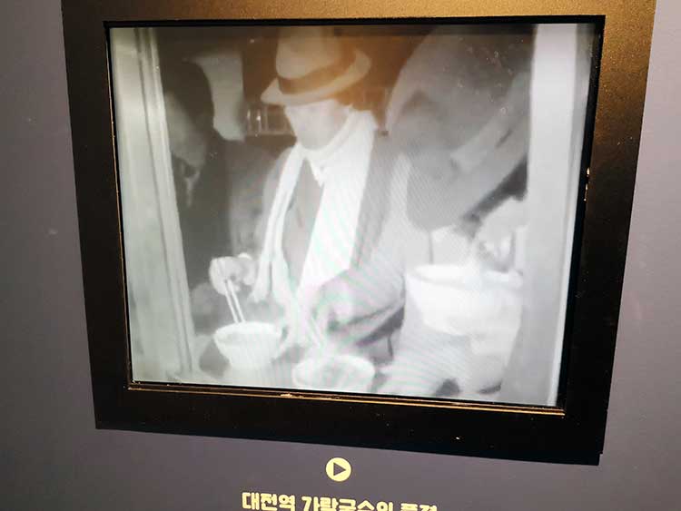 吉岡桂子_大田駅の立ち食いうどん