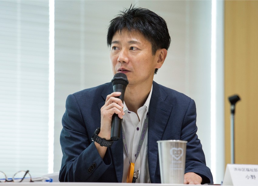 「認知症フォーラム2019」で、これからの街のあり方を語る小野健一・東京都渋谷区福祉部高齢者福祉課長