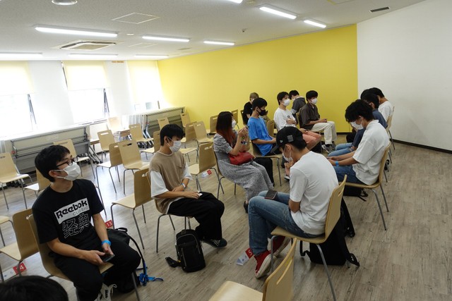 18人の学生が参加した=「全国都道府県対抗eスポーツ選手権『Shadowverse』部門 大阪A予選」(C) Cygames, Inc.(C)JeSU 2018 All rights reserved.