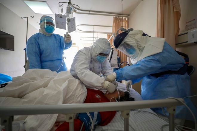 Chinese doctors 'using plasma therapy' on coronavirus patients