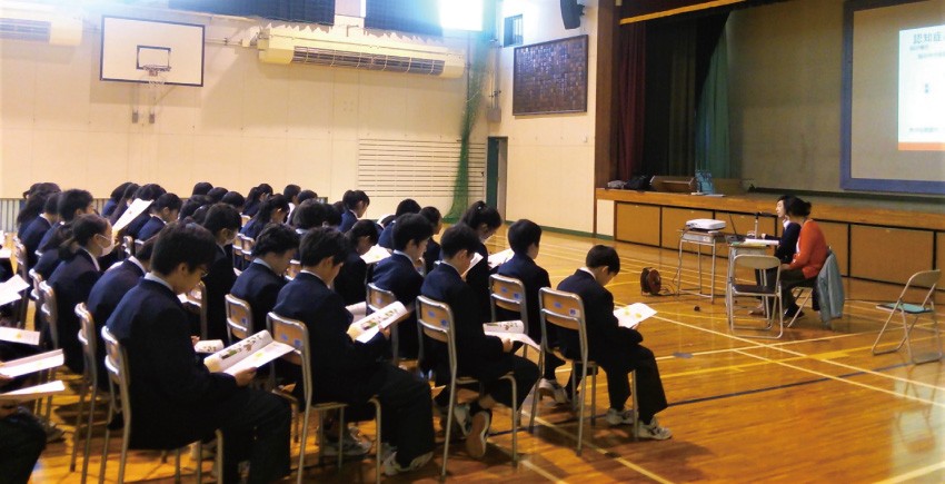 区立中8校すべてで開催されている認知症サポーター養成講座 = 代々木中学校