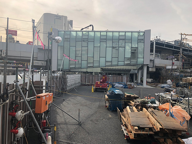 下北沢駅東口