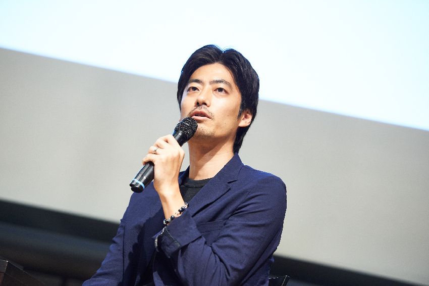 小国士朗さん