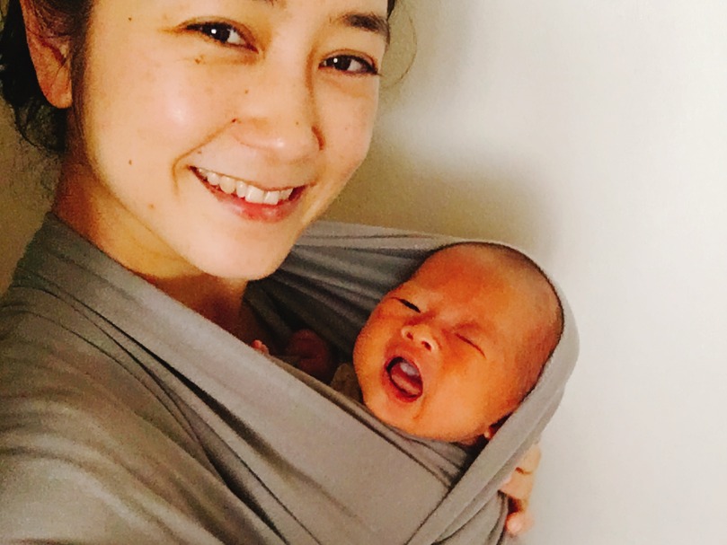 武内由紀子さんと養子縁組した息子とのツーショット