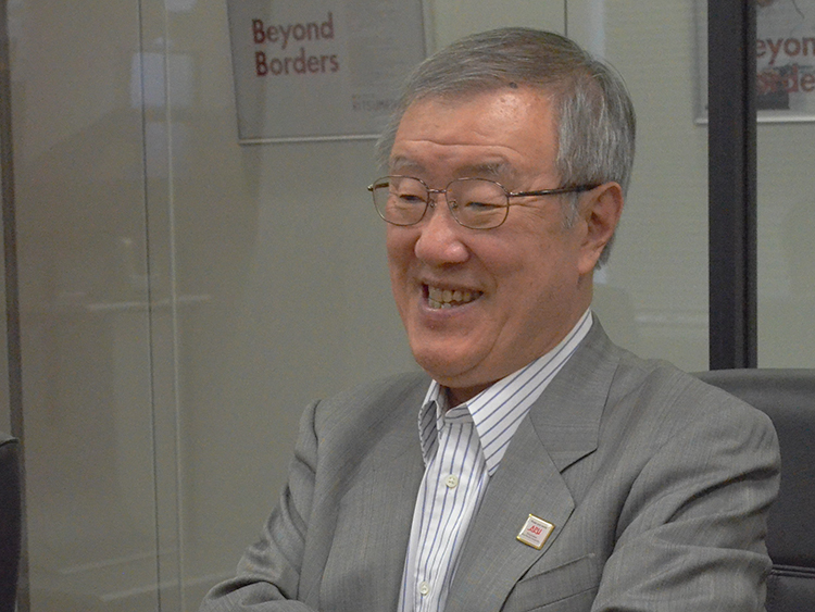 出口治明さん=東京・丸の内の立命館大学東京キャンパス、市川美亜子撮影
