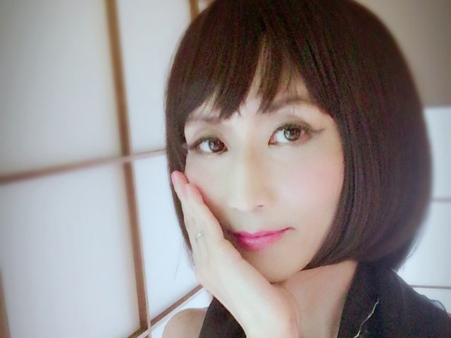 「女装するのは自己肯定欲求が強いから」 父になった私が女装を続けるワケ