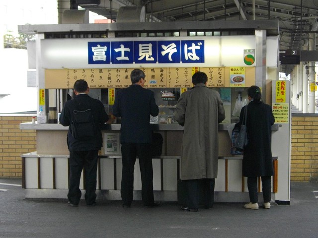 駅そばライター鈴木弘毅さん