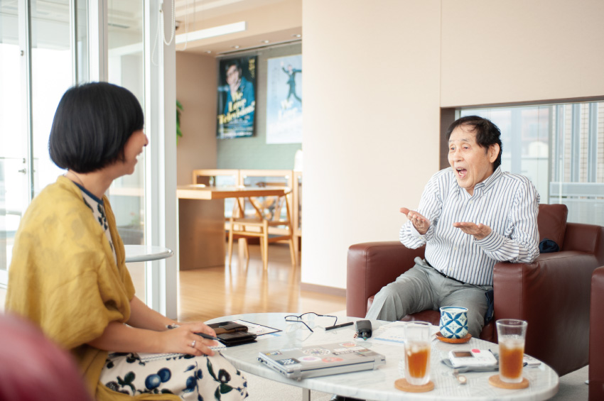 萩本欽一さんと冨岡史穂編集長