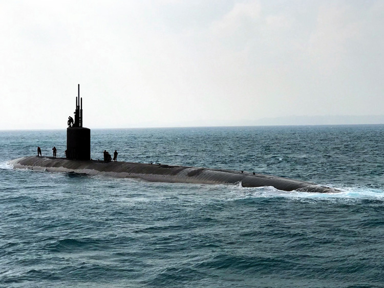 日米合同訓練に参加中の米海軍ロサンゼルス級原子力潜水艦(提供:米海軍、撮影:2018年、米海軍、日本近海太平洋上)