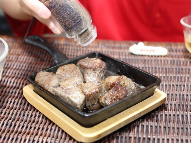 東京下町の1Kアパートで「謎の調味料」を作る男 「名もなきスパイス」の世界を語る