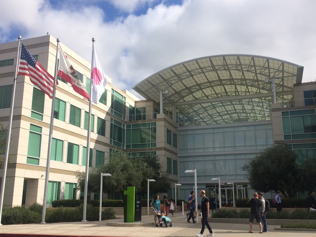 シリコンバレーのアップル本社=米カリフォルニア州クパチーノ