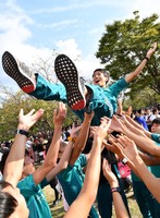 ○DSC_4281主将の胴上げ