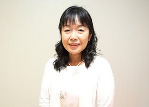 安積 明子
