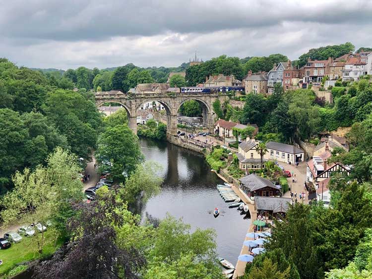 英国・ヨークシャー地方の町、ナレスボロの風景=澤憲明さん撮影