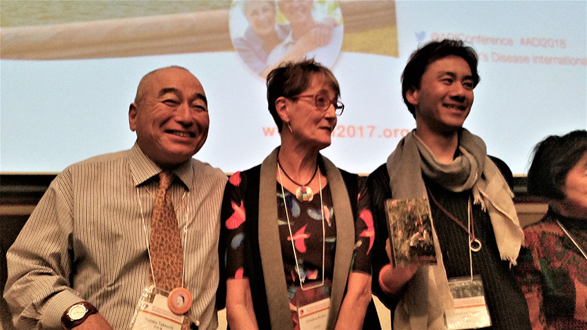2017年の国際会議に参加した竹内裕さん、クリスティーン・ブライデンさん、丹野智文さん