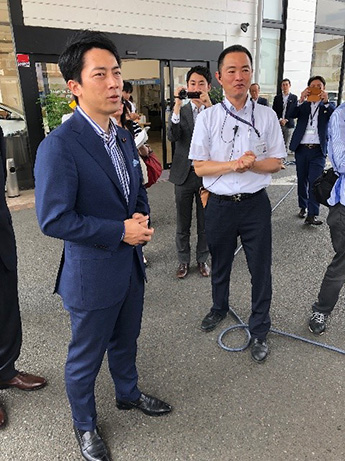 ひと月の間に様々な方が視察に訪れました…7