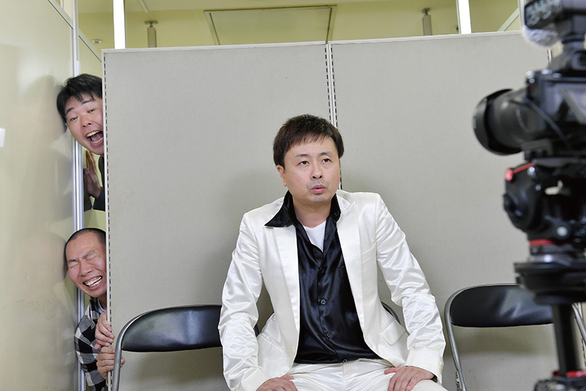 施設を回り始めたころは認知症を笑いにすることに迷うこともあったが、いまはほとんど迷うことはなくなったと話す河本さん