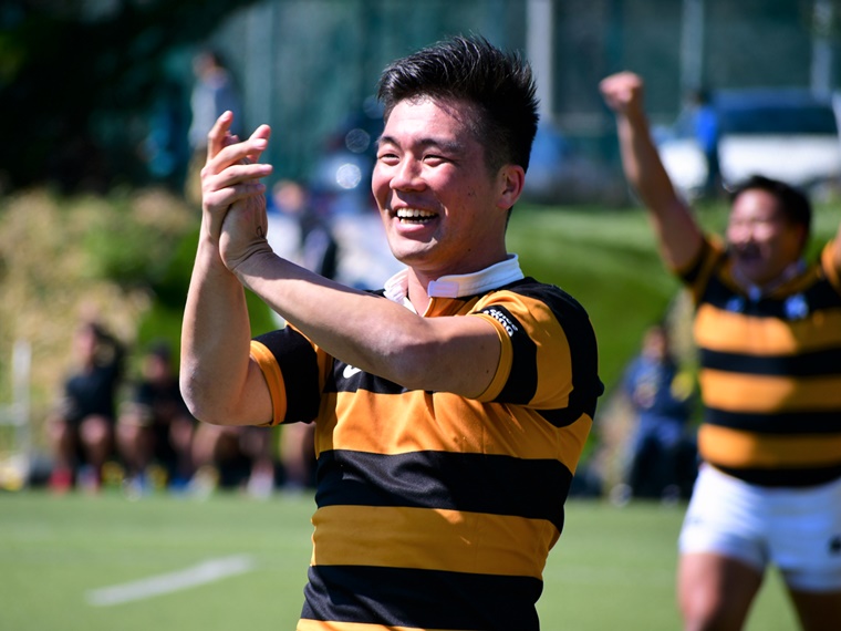 慶應ラグビー初の医学部生主将・古田、思い出のグラウンドに別れ