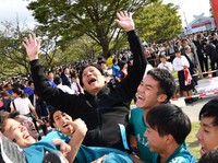 ○DSC_4549原監督胴上げ