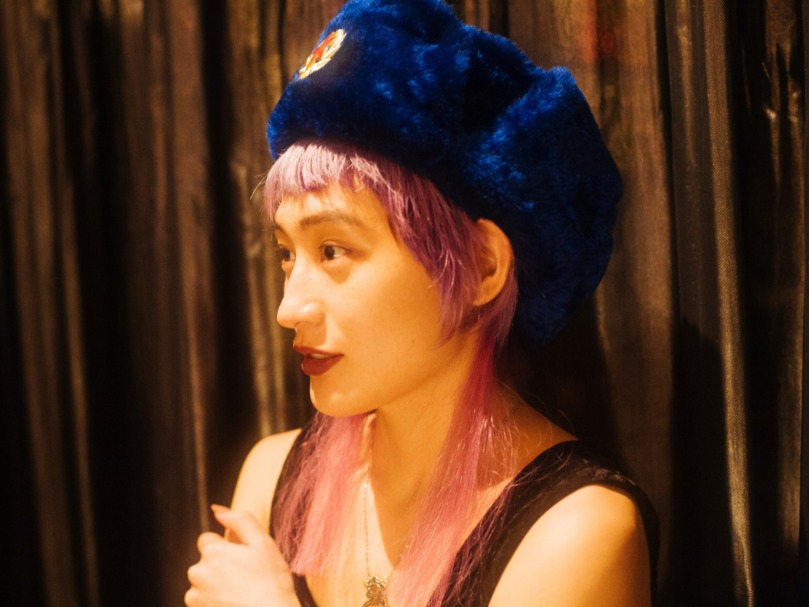 181009コムアイ809x607_01
