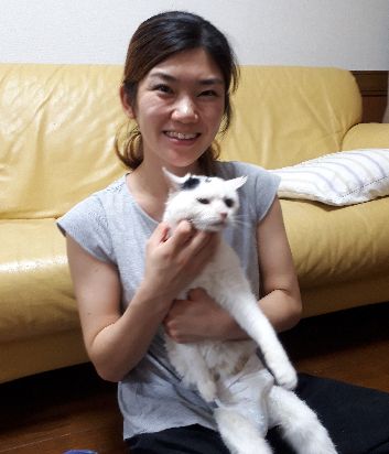 ベルは夕紀子さん(32歳)が中学生の頃から一緒(写真は今年9月)