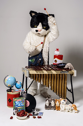 オープニングは、むぎ(猫)さんのライブ。