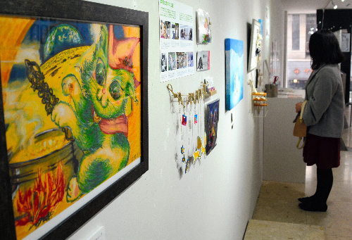 800点以上が展示されている「いぬとねこ展」=前橋市
