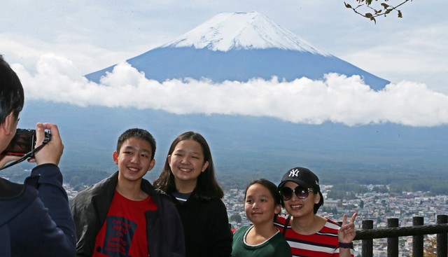 浅间公园人声喧闹富士山沐雪清晰壮丽 朝日新聞中文网