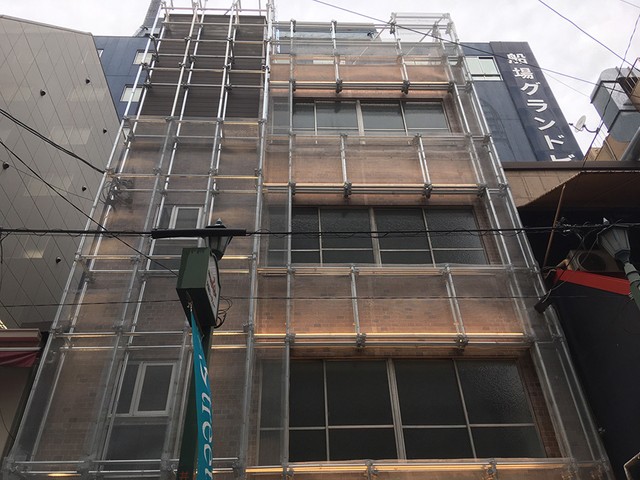 コロナの影響でテナントが続々撤退 リノベーションビルに 唯一開店したコーヒーショップ店主の思い まいどなニュース