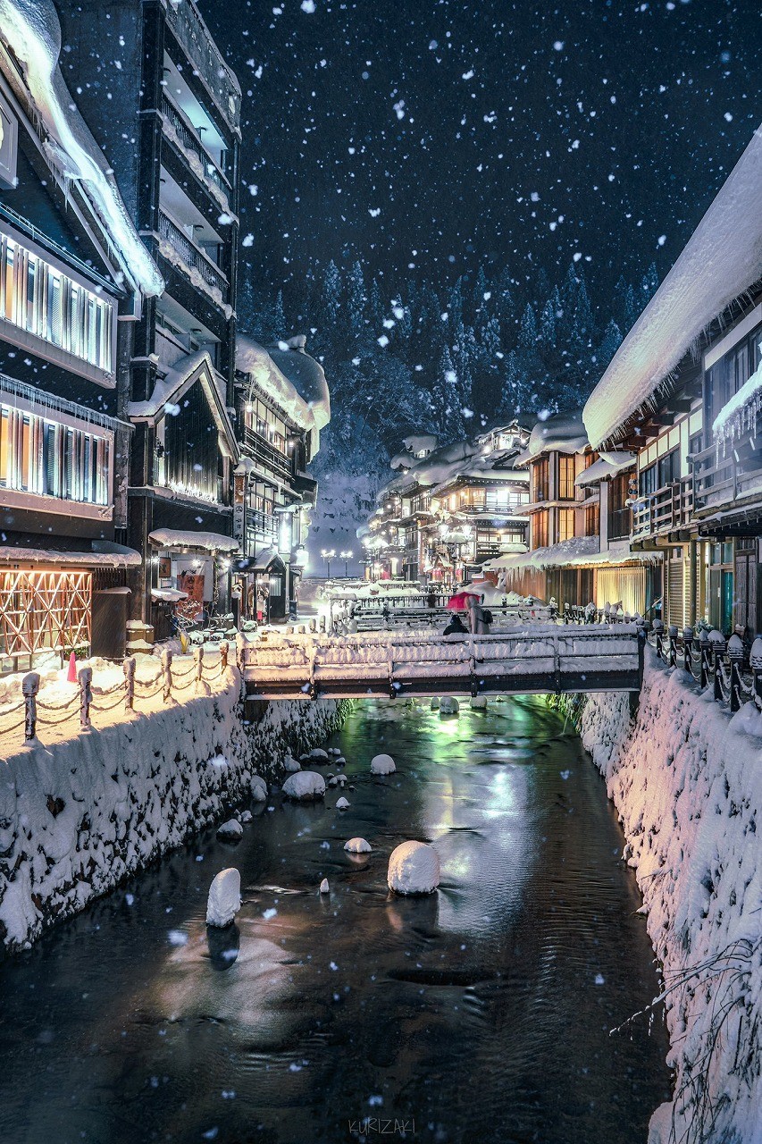 雪ふりつむ夜の温泉街が絵画のよう 本気だしてきた冬の温泉街が美しすぎると話題 写真の撮影者に聞いた まいどなニュース 雪ふりつむ夜の温泉街が絵画のよう 本気だしてきた冬の温泉街が美しすぎると話題 写真の撮影者に聞いた まいどなニュース