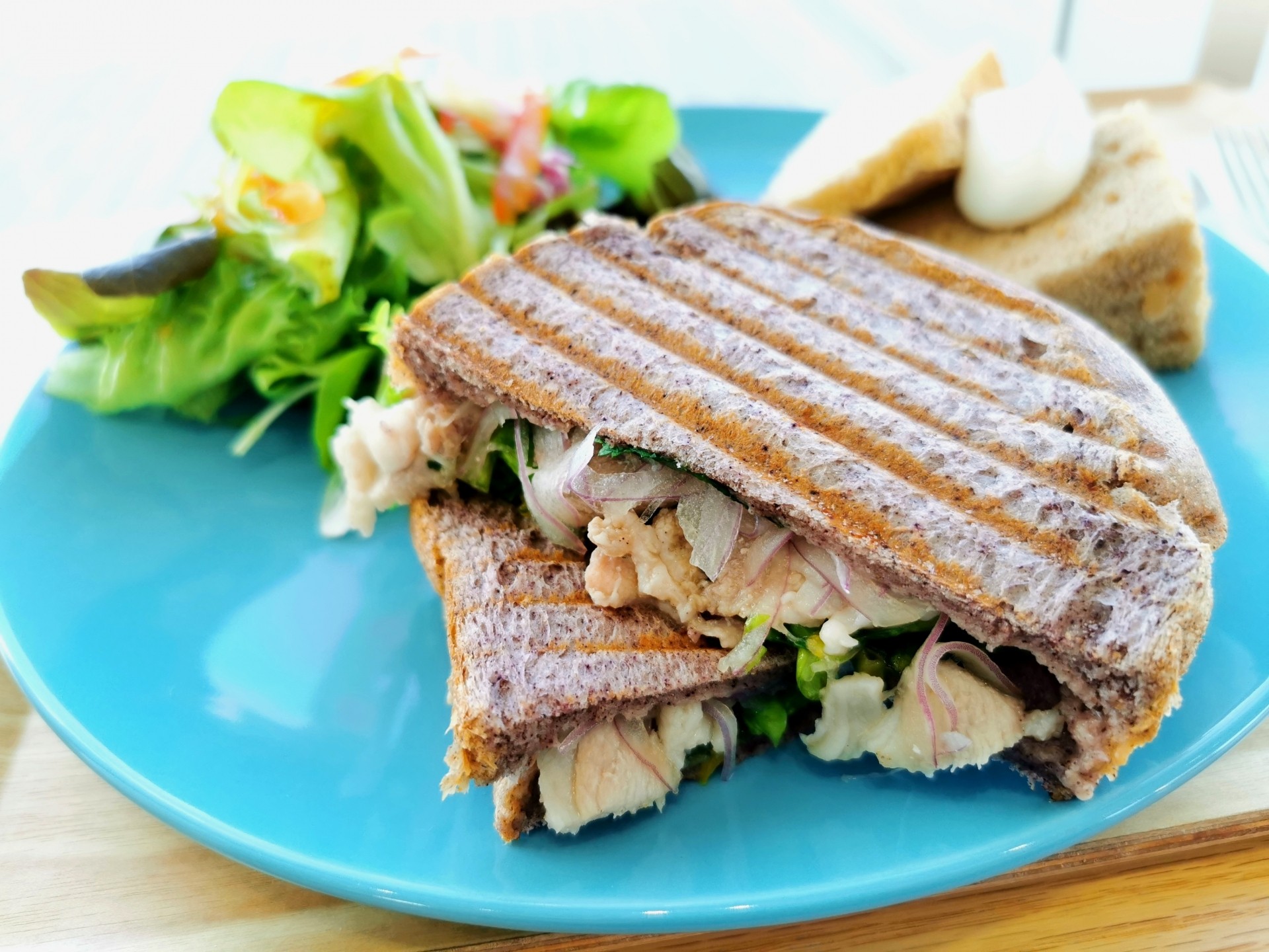 次世代マリトッツォ 本場イタリアでのパニーニの進化っぷりが話題に 挟む事に執念を感じる まいどなニュース