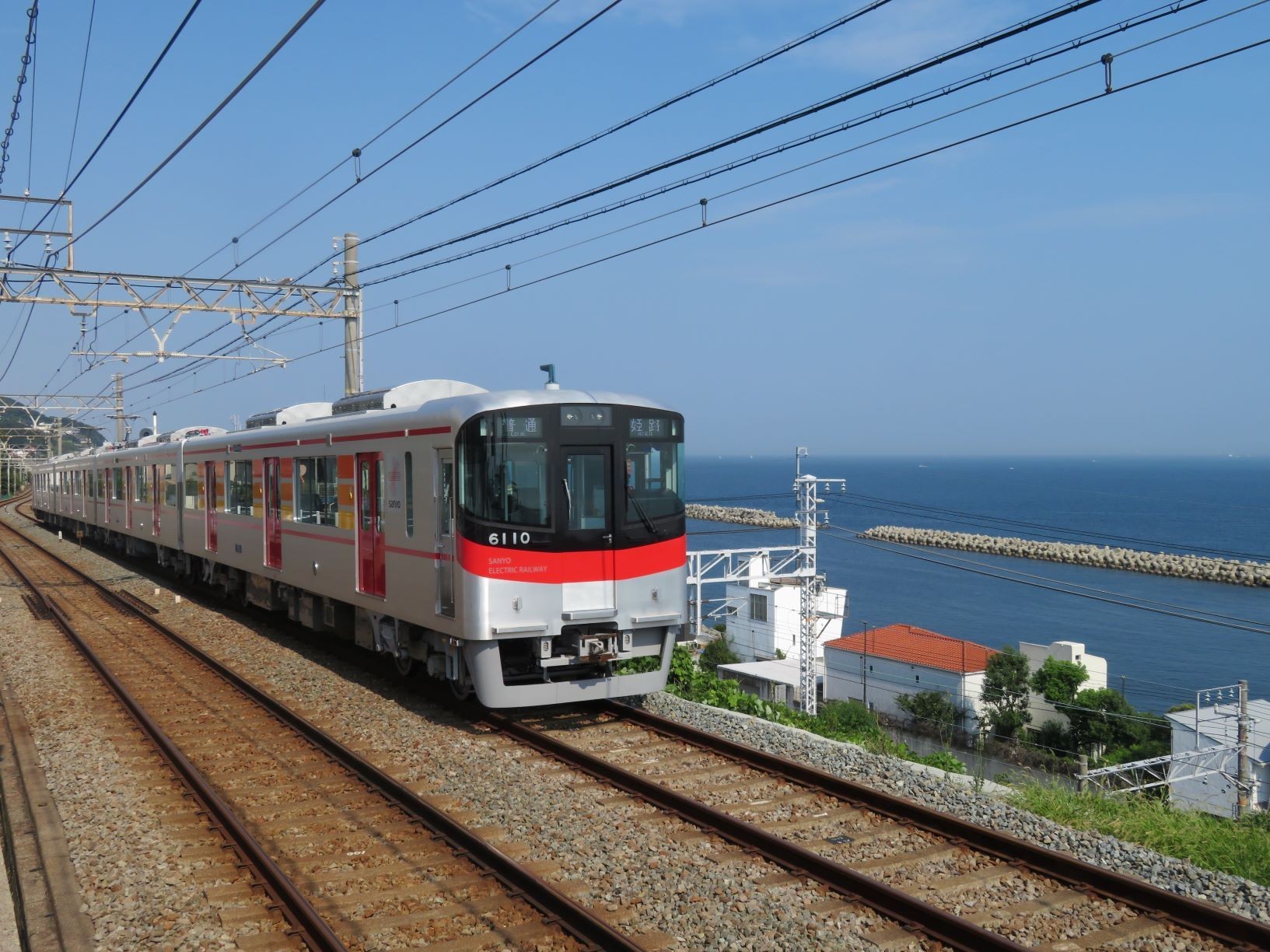 180度パノラマ絶景 水平線が見渡せる駅 が話題 写真を投稿したら 鉄道会社も驚く反響に まいどなニュース