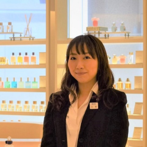 本当に似合う化粧品に出会える場。それが百貨店・化粧品売場の強み。