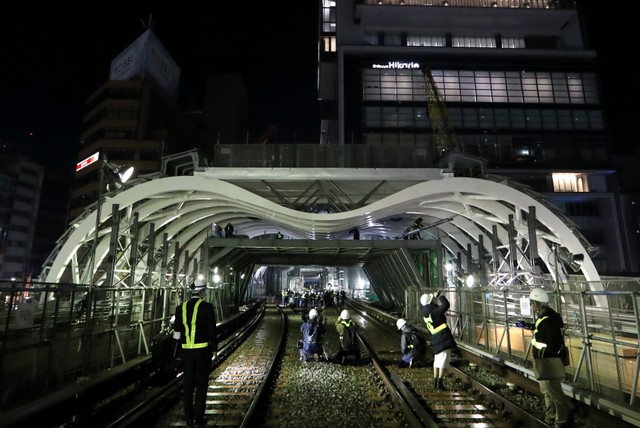 "m"浮于涩谷站 地铁银座线将迎新站台(视频)