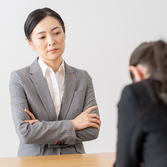 あなたの職場の お局さん どんな人 彼女のマイルールで納期が間に合わなかった 緊急対応の書類を徹夜で仕上げた伝説 まいどなニュース