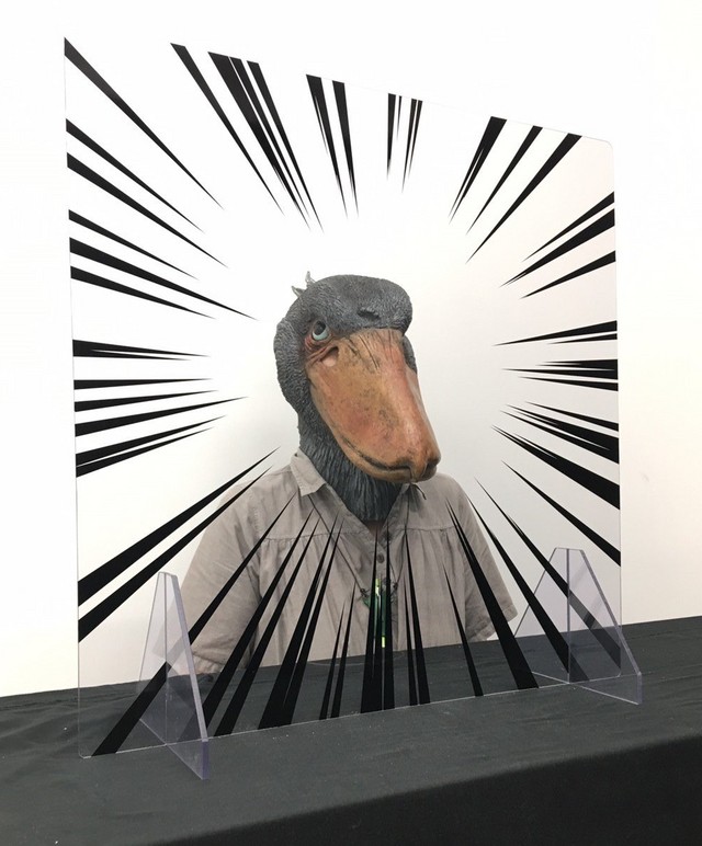 ハシビロコウの被り物も…この通り注目を集めます（提供：匠工芸）