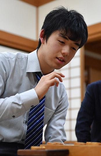 创下出道战以来11连胜新纪录的藤井聪太四段=摄于4月4日(井手sayuri)